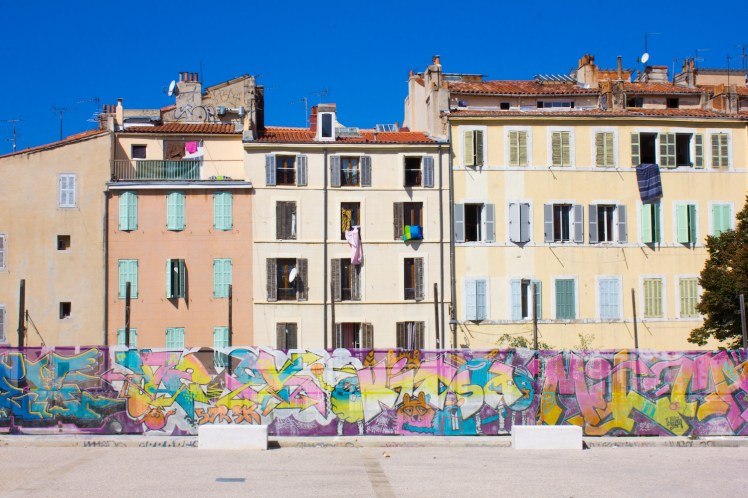 1. co se skrývá za malebnými fasádami Le Panier...